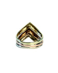 Bague en or trois ors de style années 1980, fabriquée par Maison Labrune, avec détails élégants en or jaune, blanc et rose.