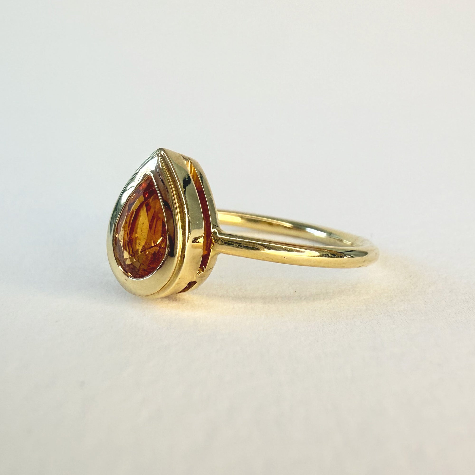 Bague n°47 | Or et saphir ambré