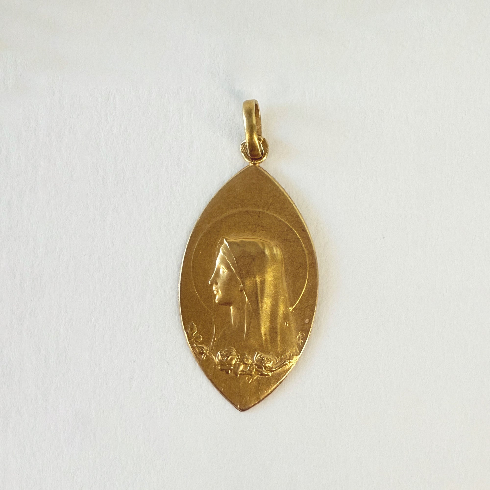 Pendentif n°65|Vierge en or