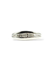 Bague double jonc en or blanc 18 carats ornée de cinq diamants, vers 1990