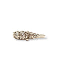 Bague jarretière ancienne ornée de diamants, détail de la monture