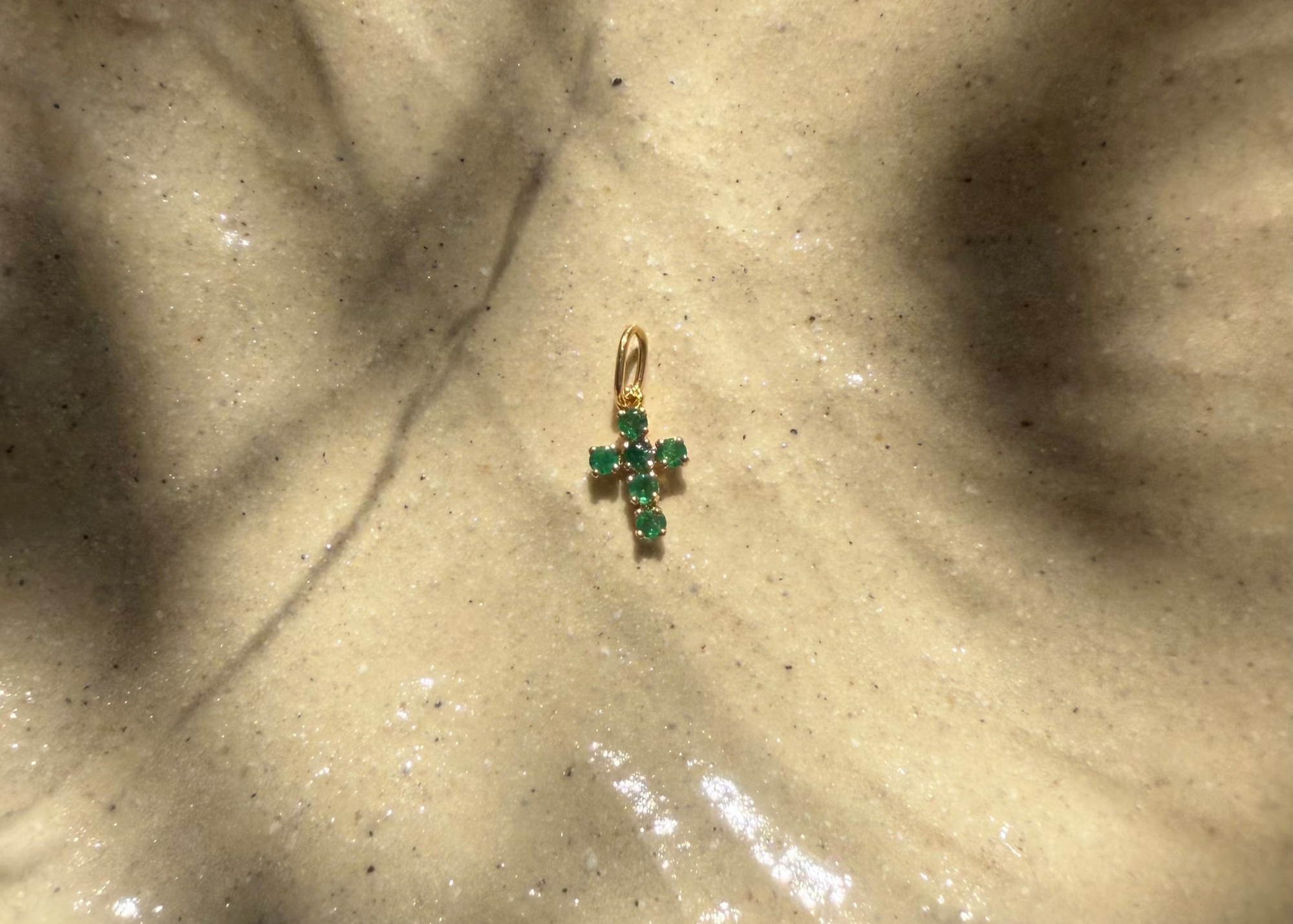 Pendentif n°46|Croix or et émeraudes