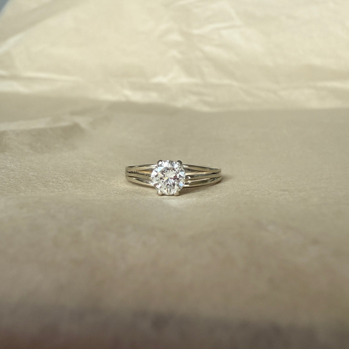 Solitaire en or gris et diamant 0,5 carats｜Années 1950