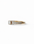 Bague solitaire diamant 0,2 carat et pavage en or, style années 1980, Maison Labrune, visible sur l'image.
