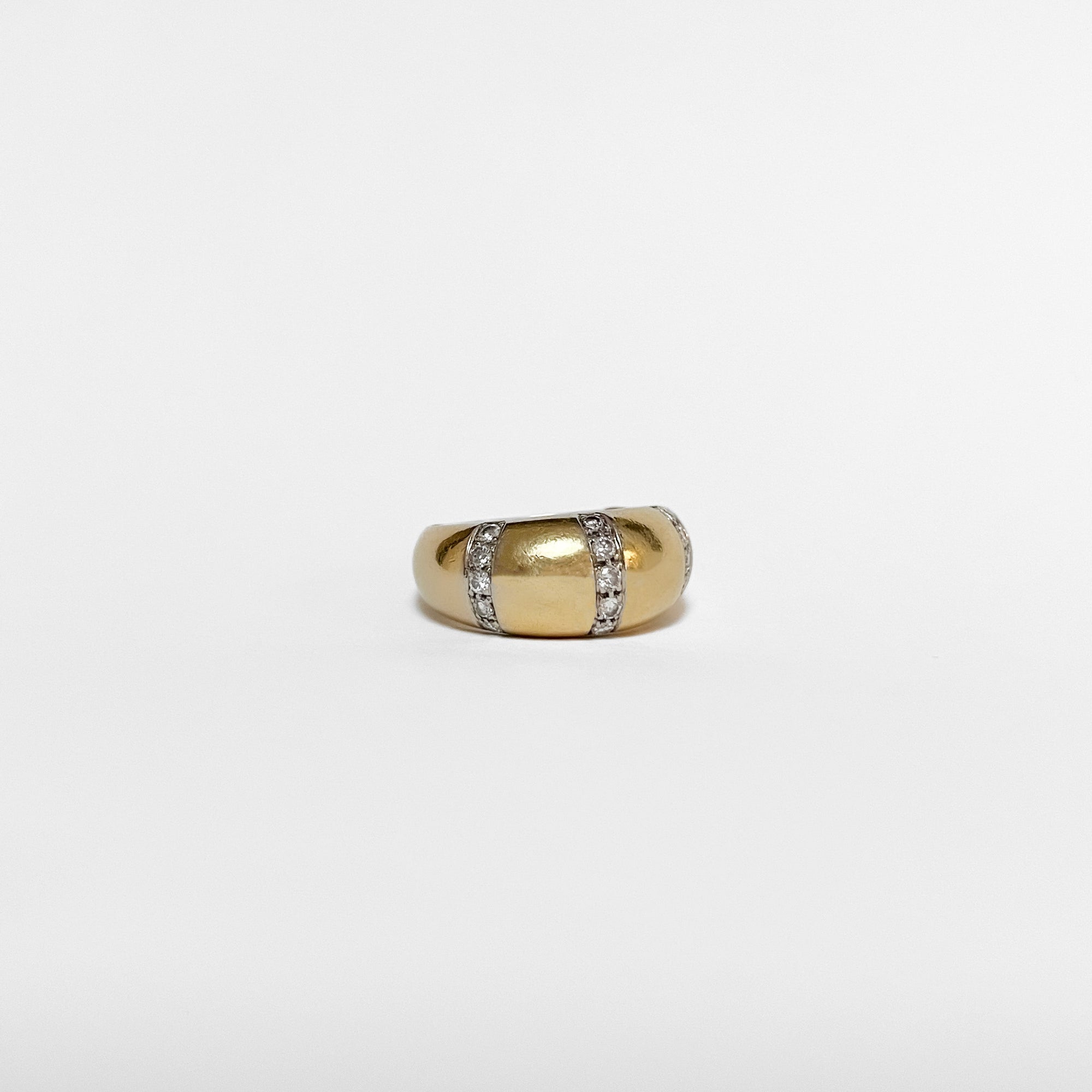 Bague dôme en or jaune 18 carats sertie de 15 diamants taille brillant en lignes, bijou vintage des années 1980.