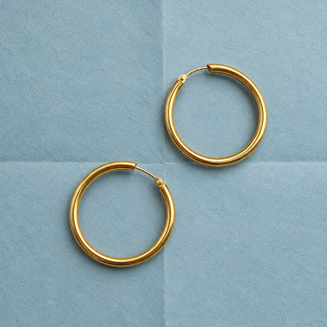 Créoles en or 18 carats｜Travail moderne