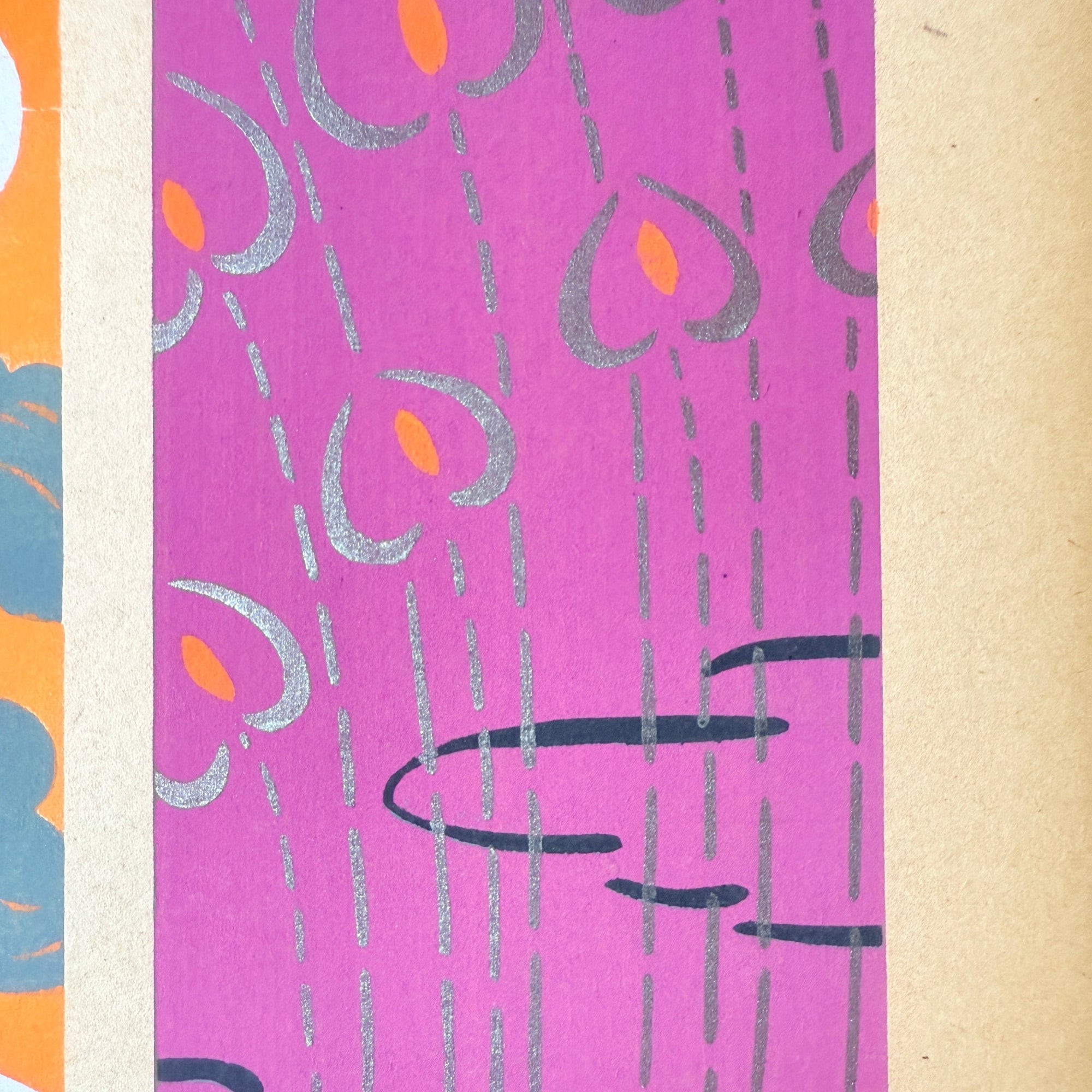 Détail de Plumes et fleurs de Jacques Camus, motifs de plumes et fleurs stylisés dans une composition Art déco des années 1920