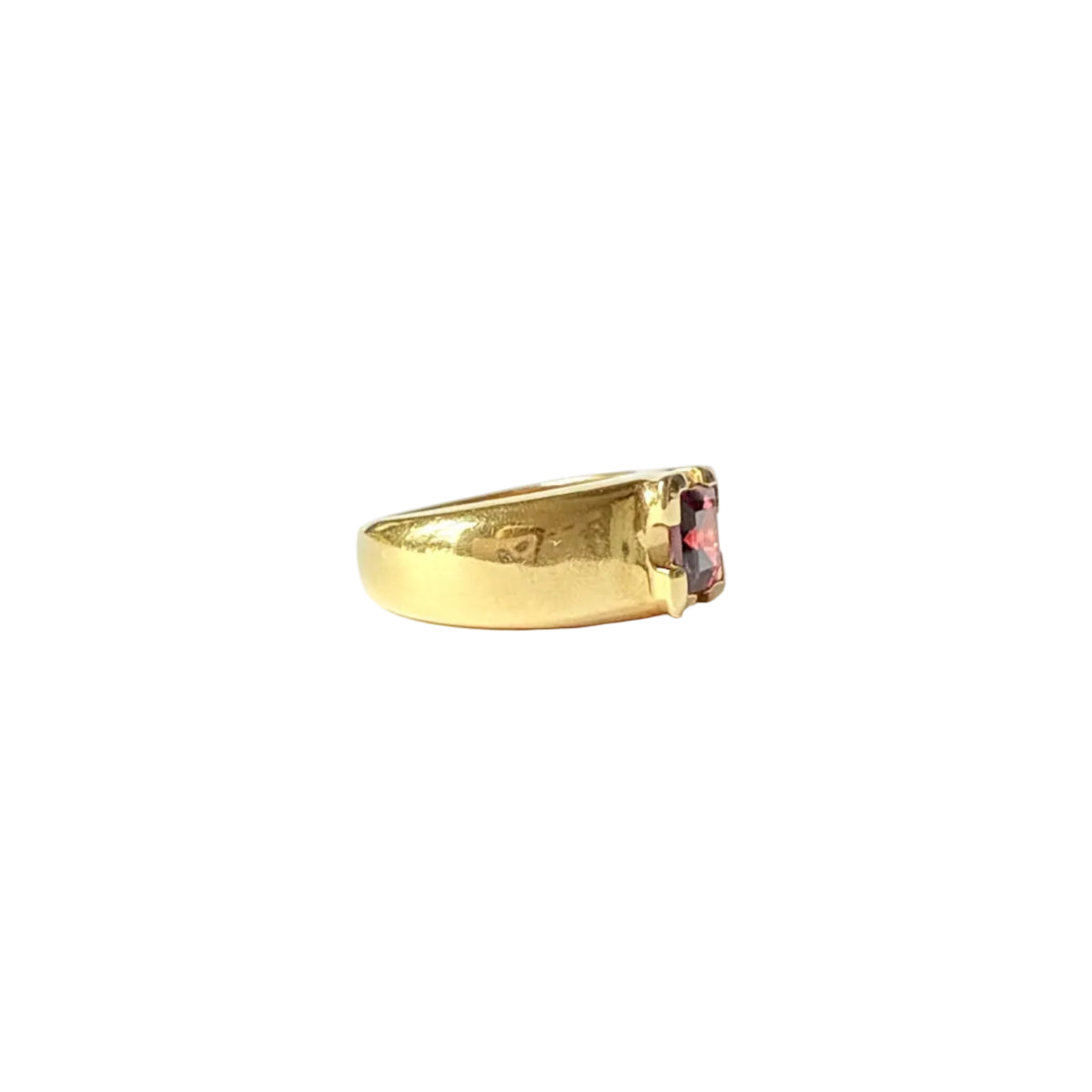 Bague bandeau vintage de style chevalière en or jaune 18 carats ornée d'une tourmaline rubellite