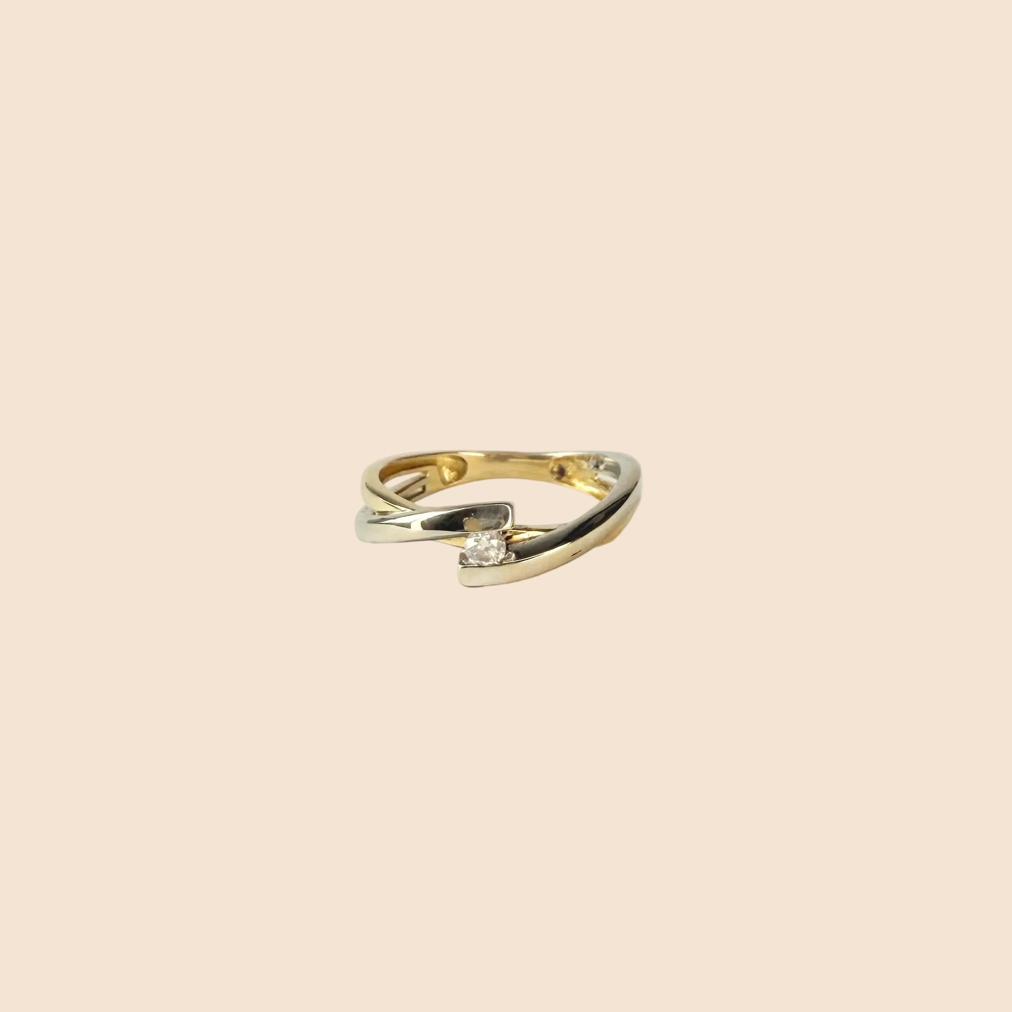 Bague vintage en or 18 carats et diamants.