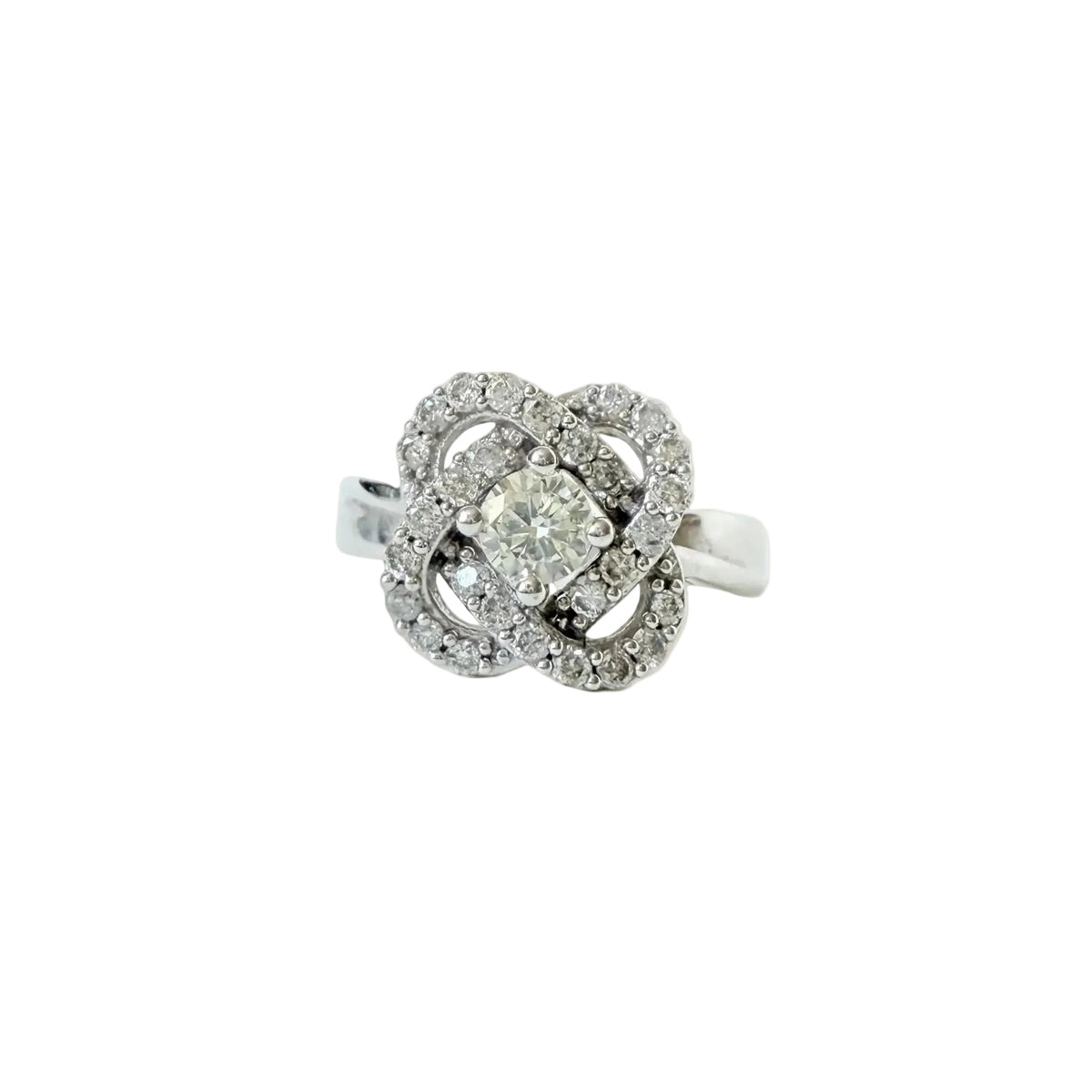 Bague vintage en or 18 carat sertie de diamants naturels, idéal pour une demande en mariage. 