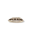Monture d’une bague jarretière en or blanc 18 carats, avec une ligne de diamants et deux petits diamants supplémentaires sur les épaulements.