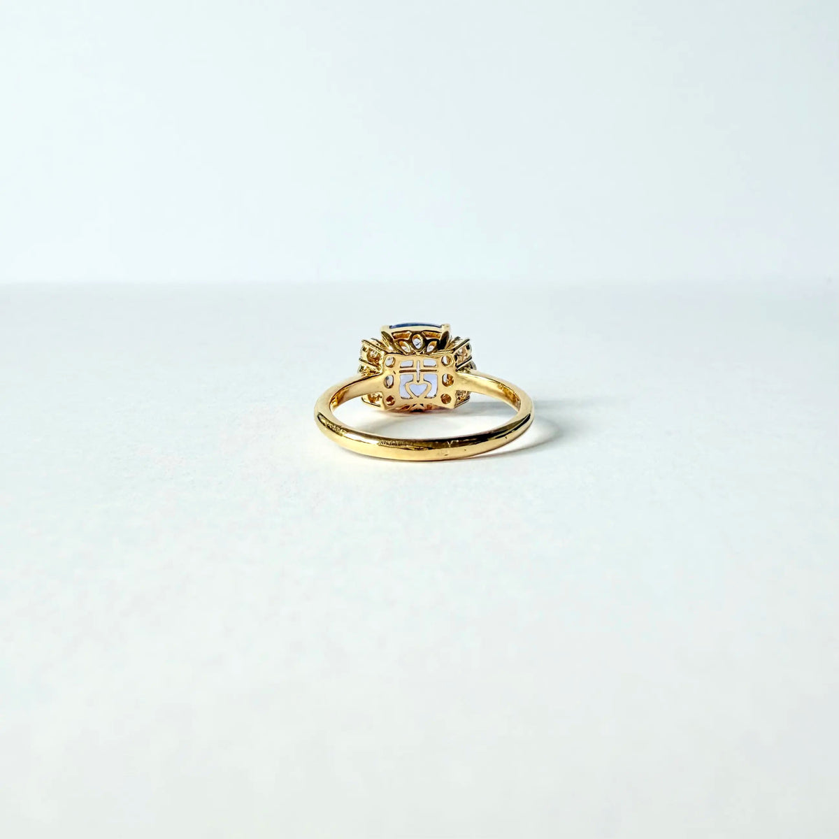 Bague en or jaune 18 carat, vue de la monture de dos 