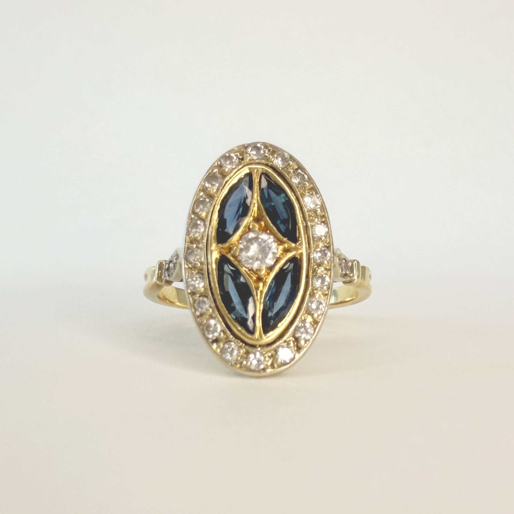 Bague marquise en or, diamant et saphirs art deco