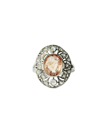 Bague Art déco Maison Labrune avec marguerite en saphir rose naturel et diamants, or 18 carats.