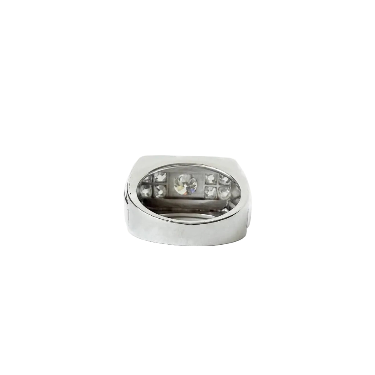Bague Tank Art Déco en or gris 18 carats avec diamant central et entourage de 8 diamants taille brillant, bague de fiançailles vintage années 1950.