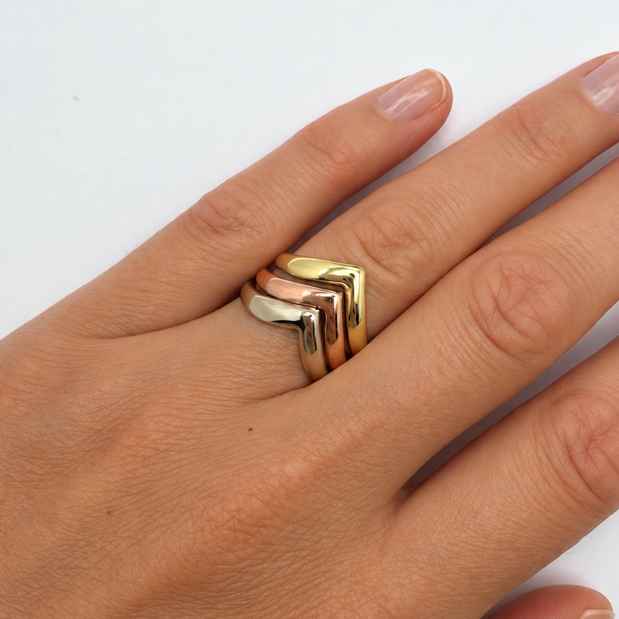 bague trois ors de forme V vintage