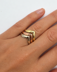bague trois ors de forme V vintage