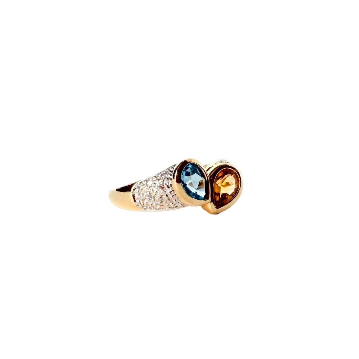 Bague ancienne Toi & Moi en or jaune sertie d’une citrine, d’une aigue-marine et de diamants des années 1980.