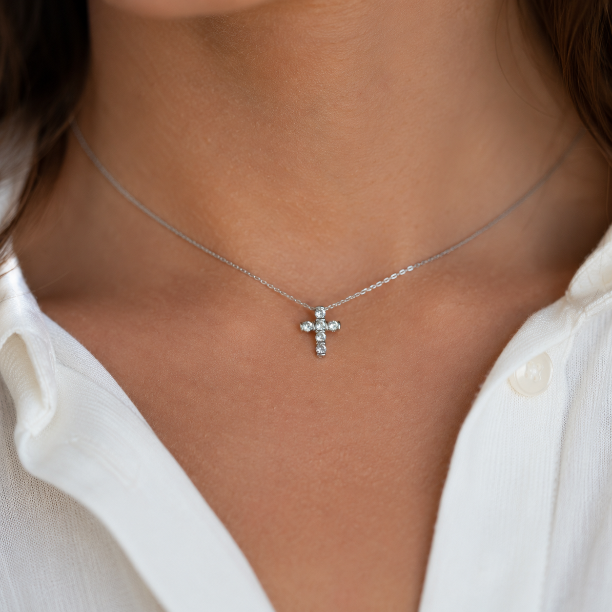 Pendentif croix en or gris et diamants｜Vers 1990