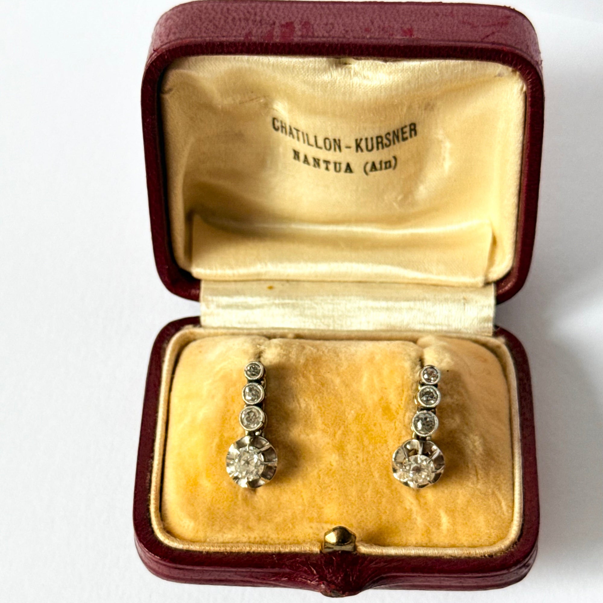 Paire de dormeuses diamants et or gris｜Années 1920