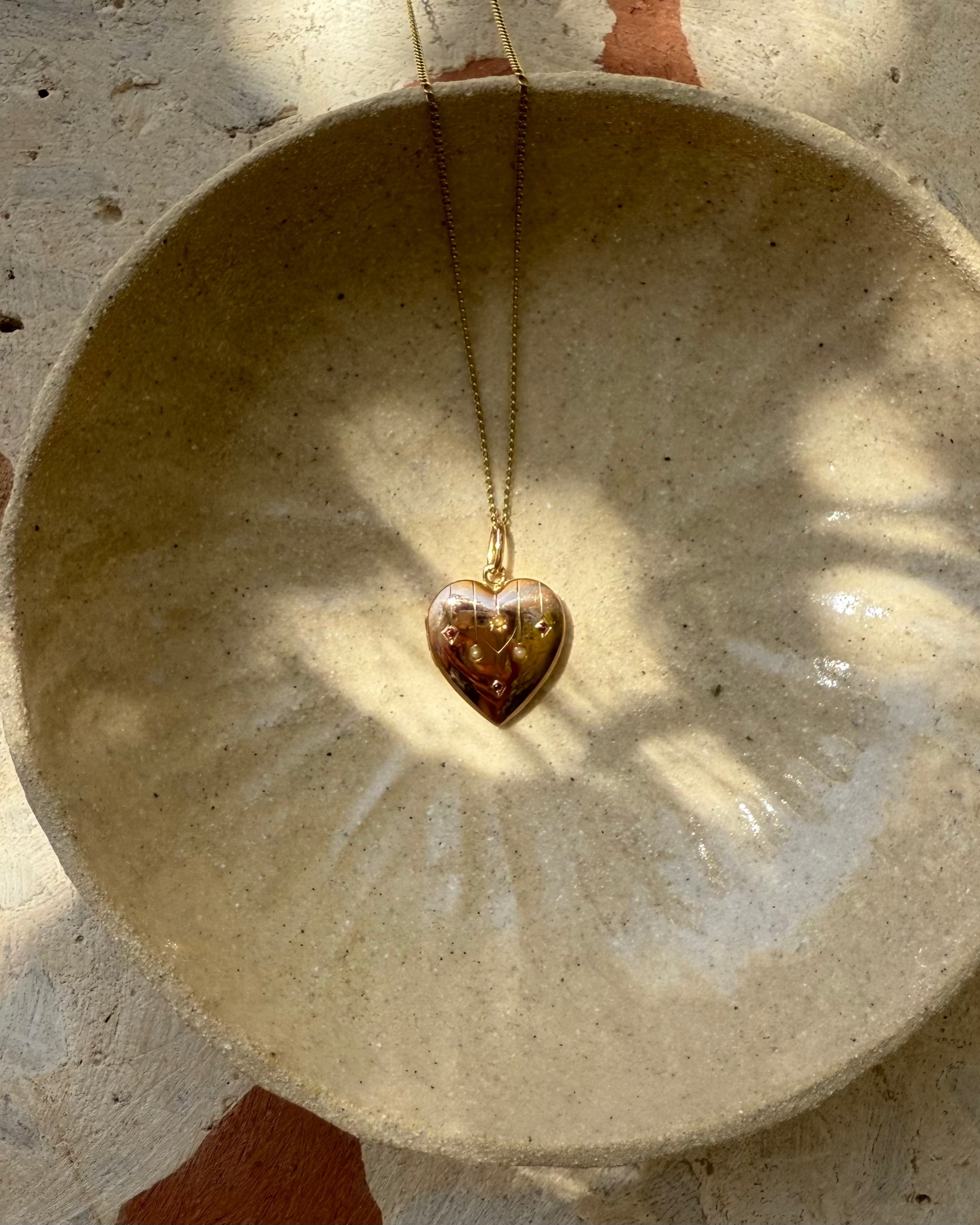 Pendentif n° 11｜Cœur rubis et perles