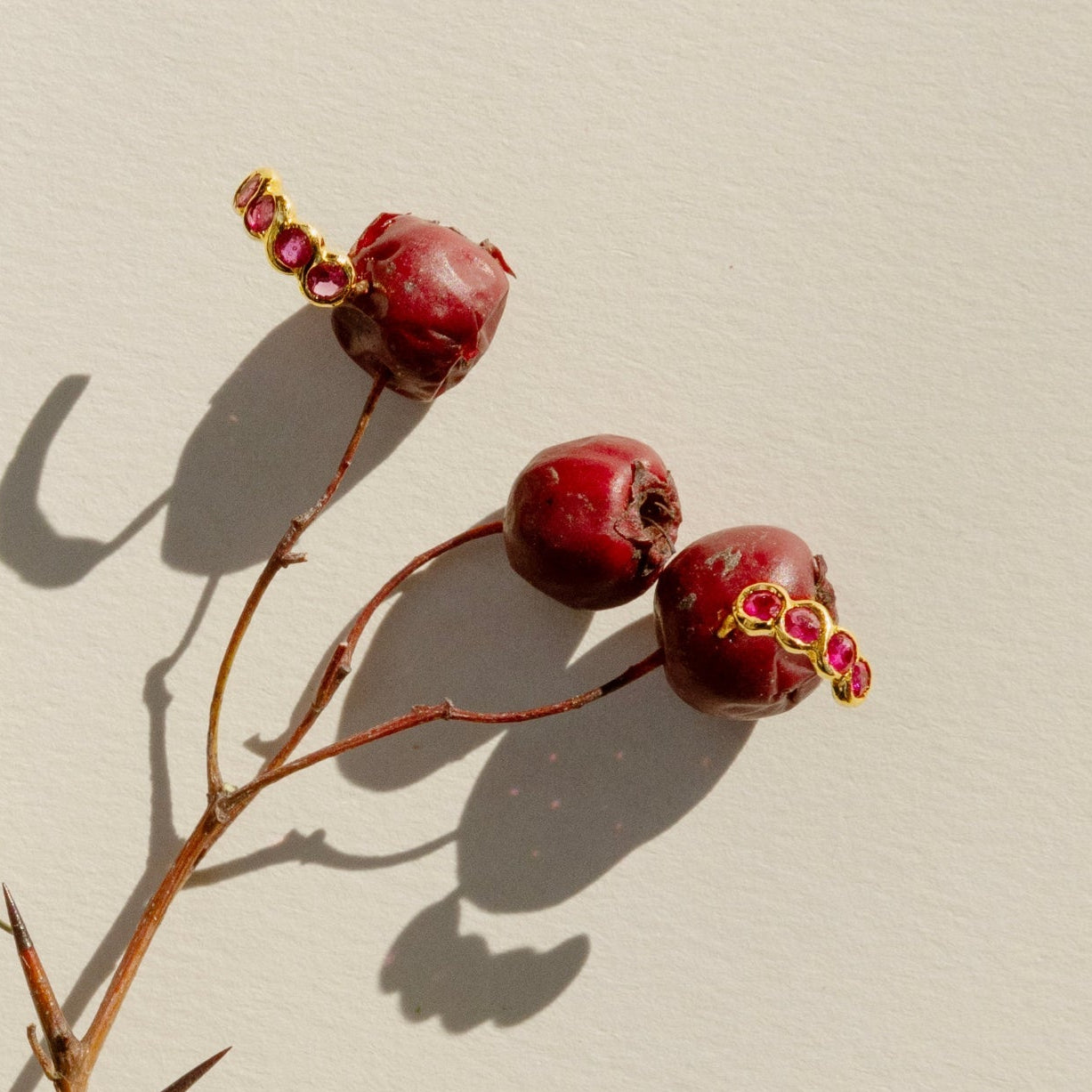 Boucles d'oreille en or 18 carats et rubis vintage