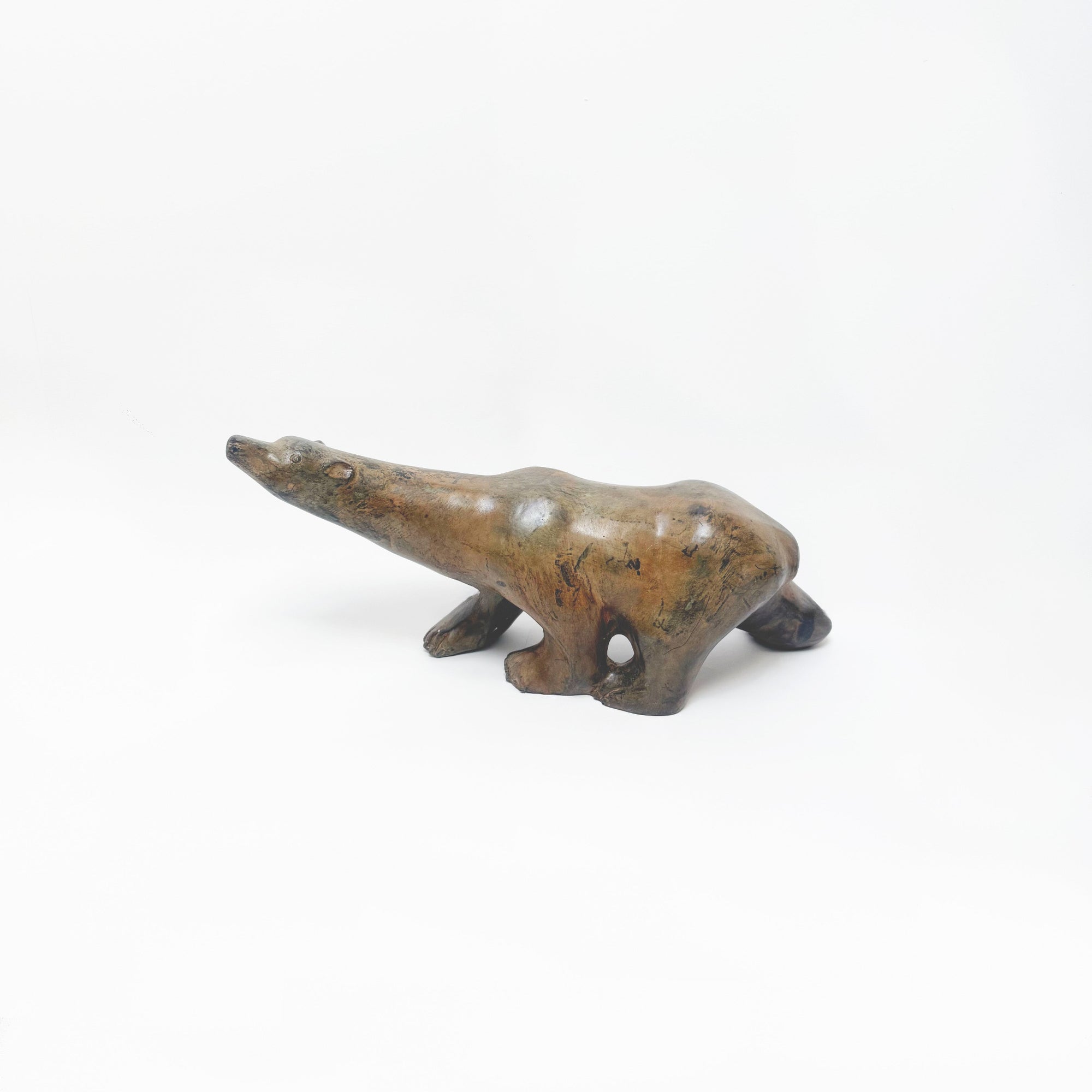 Ours polaire en bronze patiné, sculpture animalière du XXe siècle