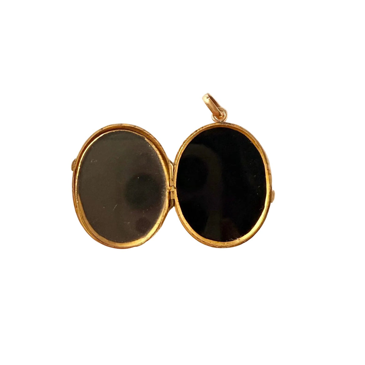 Pendentif ancien en or et onyx de la Maison Labrune, style médaillon porte-souvenir, datant vers 1910.