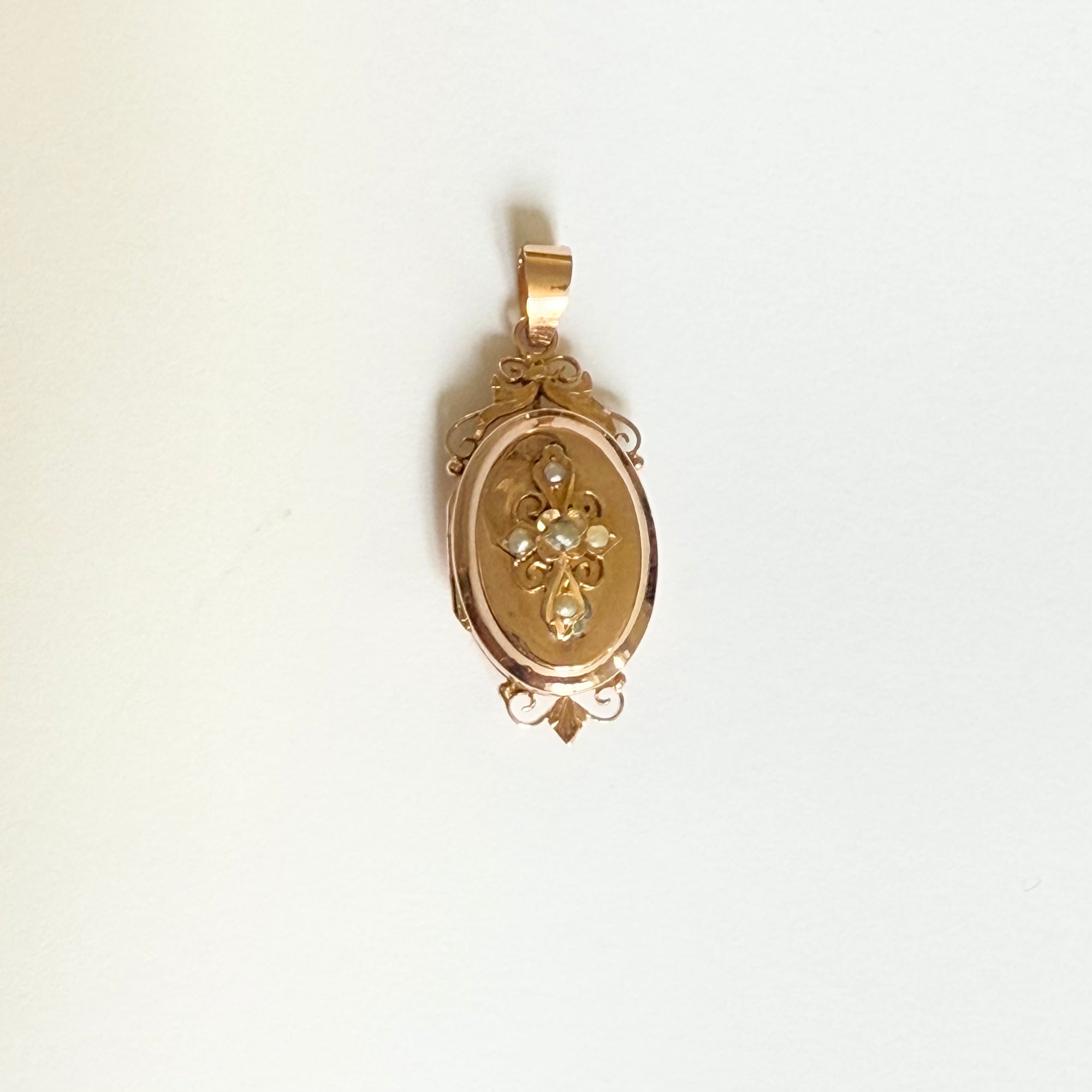 Pendentif porte-souvenir or rose｜Belle Epoque, vers 1880