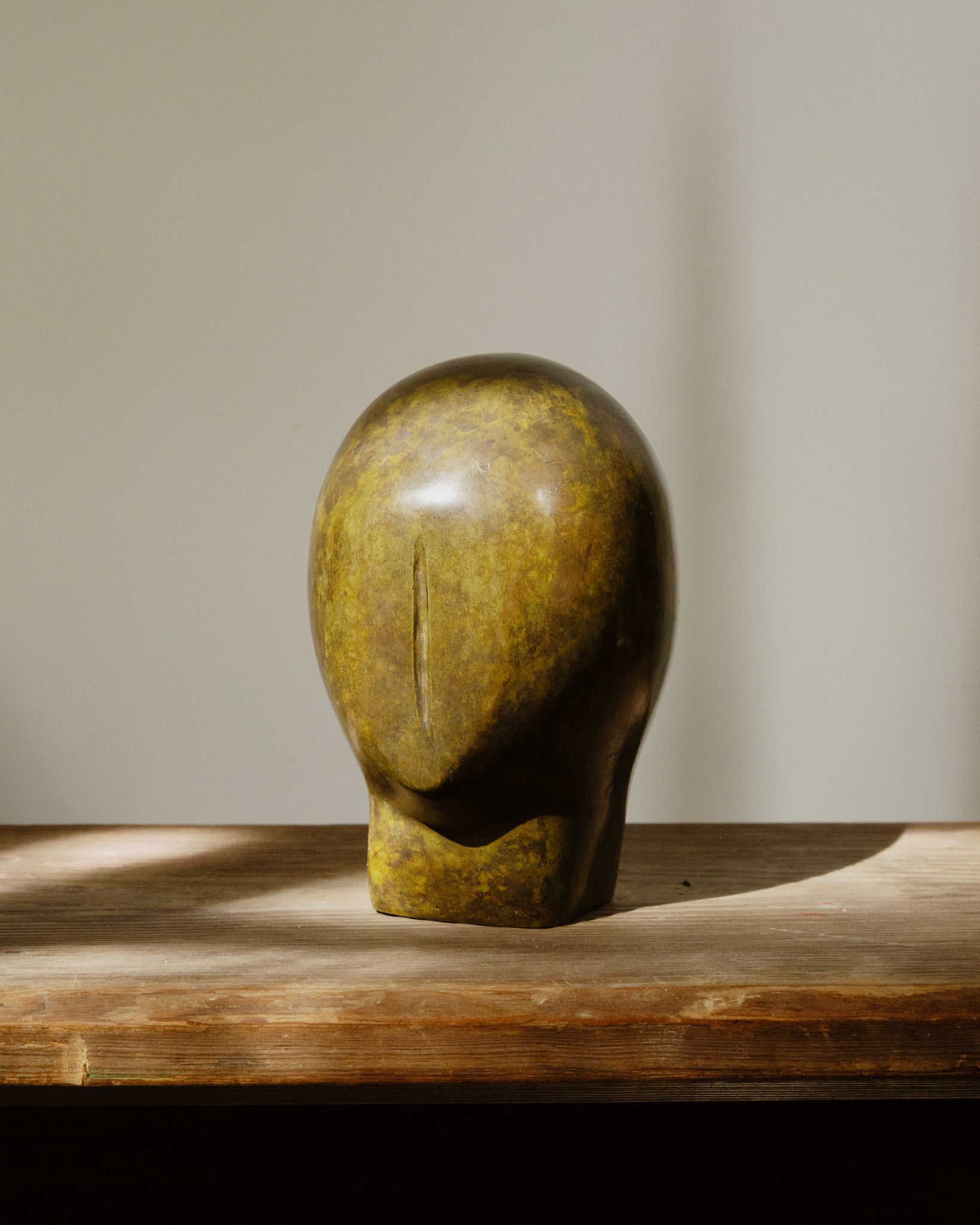 Sculpture de tête en bronze, travail minimaliste du XXe siècle par Regina Falkenberg, dans le style de brancusi