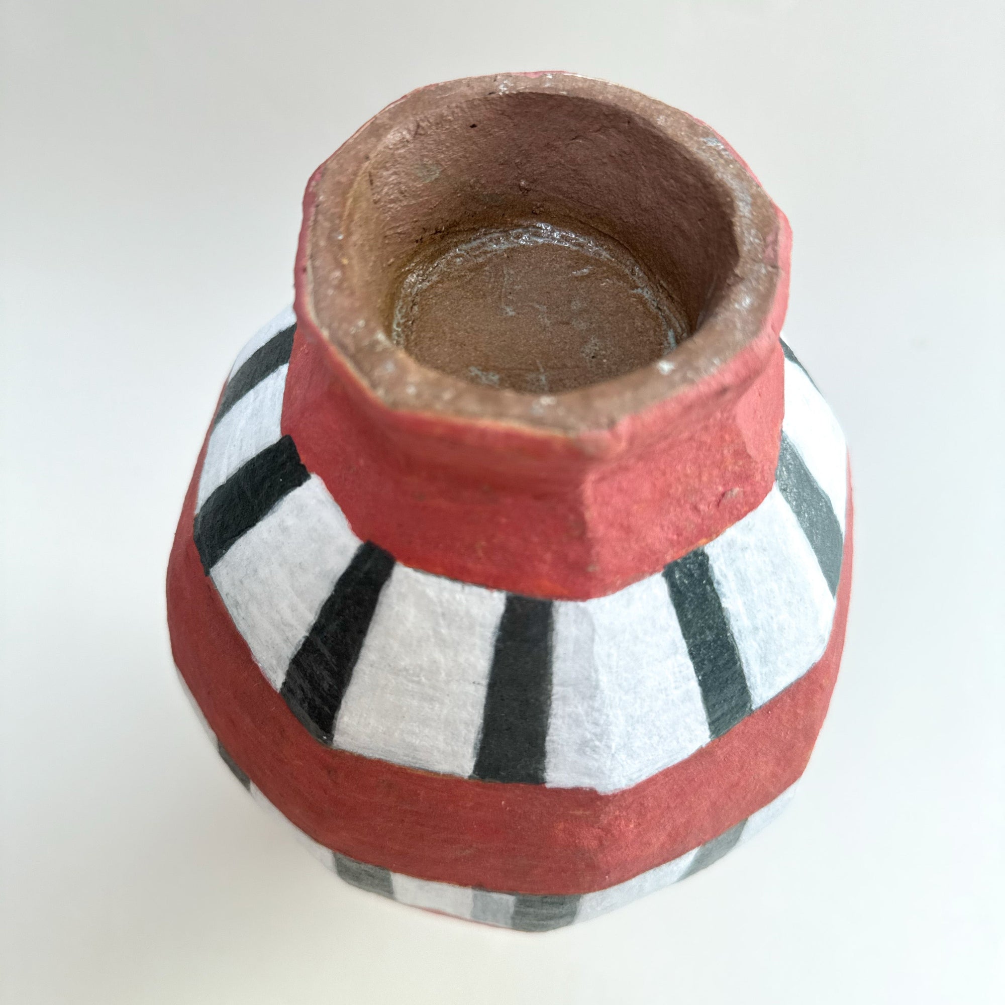 Vase vintage forme balustre décor graphique géométrique design années 1980